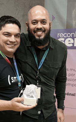 ReconheSER: integrantes são presenteados por tempo de empresa